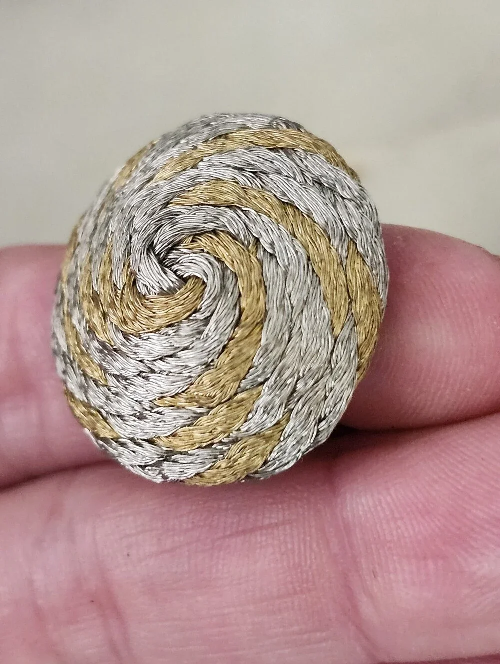 Vtg Silver and Gold Swirl Decorative Clip On Earrings